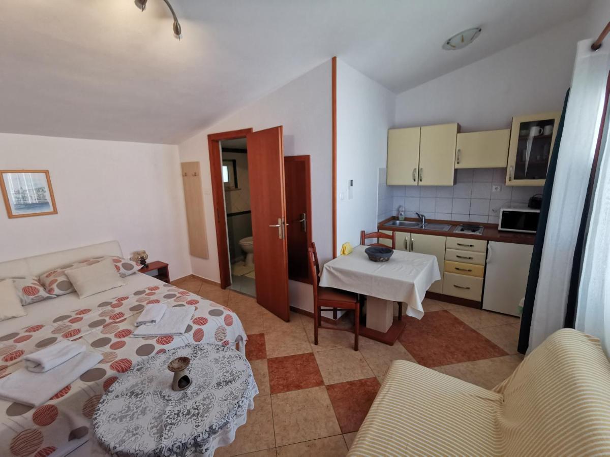 Studio Apartments Jasminka Selce Dış mekan fotoğraf