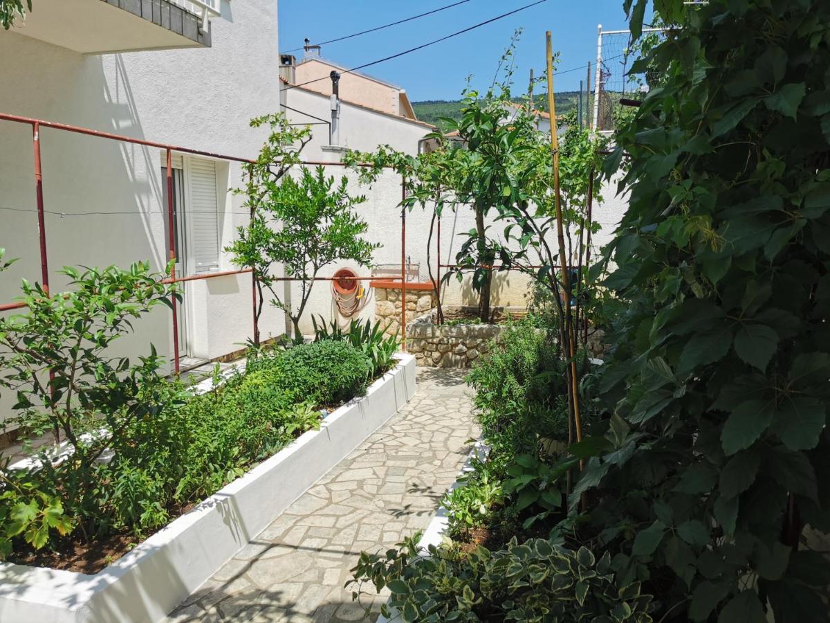 Studio Apartments Jasminka Selce Dış mekan fotoğraf