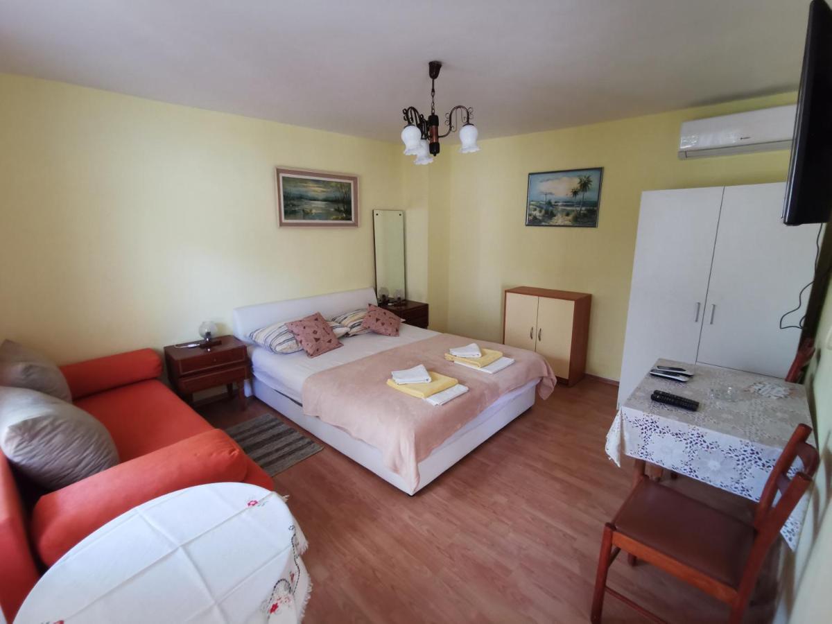 Studio Apartments Jasminka Selce Dış mekan fotoğraf