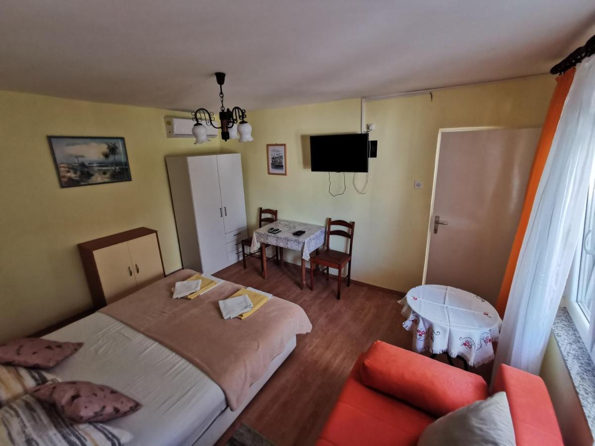 Studio Apartments Jasminka Selce Dış mekan fotoğraf